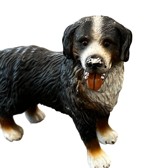 Schleich Bernese Mountain Dog Standing Adult Figure Retired 16339 - Picture 2 of 5